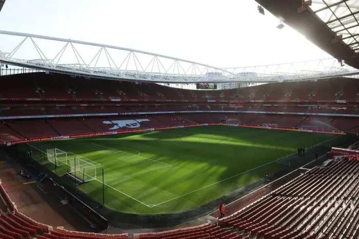 Framed Print : Arsenal vs Stoke City: Premier League Clash at Emirates Stadium, 2014-15