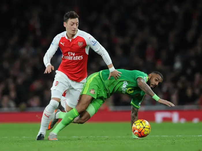 Framed Print : Arsenal vs Sunderland: A Battle of Midfield Maestros - Ozil vs M'Vila (December 2015, Emirates Stadium) Framed Print : Arsenal vs Sunderland: A Battle of Midfield Maestros - Ozil vs M'Vila (December 2015, Emirates Stadium)