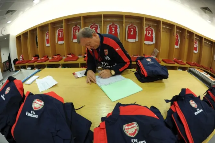 Framed Print : Arsenal vs Sunderland: Vic Akers Finalizes Team Line-up (Premier League 2015-16) Framed Print : Arsenal vs Sunderland: Vic Akers Finalizes Team Line-up (Premier League 2015-16)