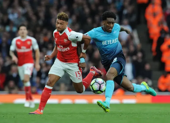 Framed Print : Arsenal vs Swansea City: Oxlade-Chamberlain vs Fer - Premier League Showdown (2016-17) Framed Print : Arsenal vs Swansea City: Oxlade-Chamberlain vs Fer - Premier League Showdown (2016-17)