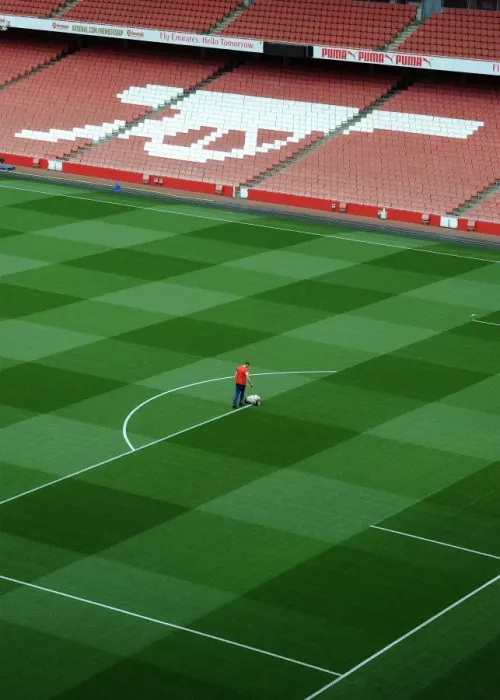 Framed Print : Arsenal vs Swansea City: Premier League Showdown at Emirates Stadium (2014 / 15) - Pitch Ready