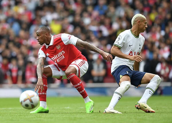 Arsenal vs. Tottenham: Gabriel vs. Richarlison Clash in the 2022-23 Premier League
