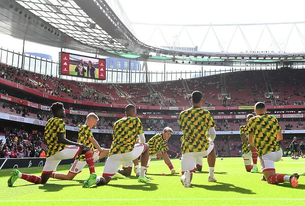 Arsenal vs. Tottenham: Martin Odegaard Warming Up Ahead of Premier League Clash at Emirates Stadium