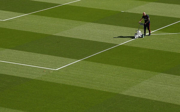 Arsenal vs. Tottenham: Pre-Match Pitch Preparation at Emirates Stadium (2019-20)