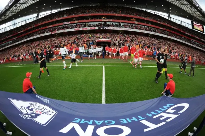 Framed Print : Arsenal vs. Tottenham: Premier League Clash at Emirates Stadium