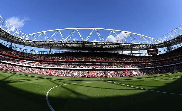 Arsenal vs. Tottenham: Premier League Rivalry at the Emirates Stadium - Battle in London