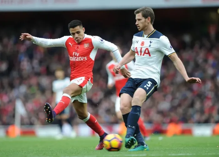 Framed Print : Arsenal vs. Tottenham: Sanchez Closes In on Vertonghen in Intense Premier League Showdown Framed Print : Arsenal vs. Tottenham: Sanchez Closes In on Vertonghen in Intense Premier League Showdown