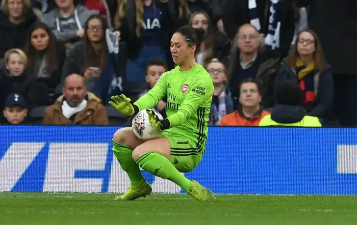 Framed Print : Arsenal vs. Tottenham Women's FA Super League Clash: Manuela Zinsberger in Action