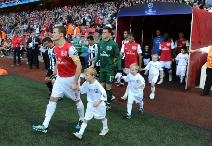 Framed Print : Arsenal vs Udinese: Thomas Vermaelen Leads Out The Gunners In UEFA Champions League Play-Off, 2011 Framed Print : Arsenal vs Udinese: Thomas Vermaelen Leads Out The Gunners In UEFA Champions League Play-Off, 2011