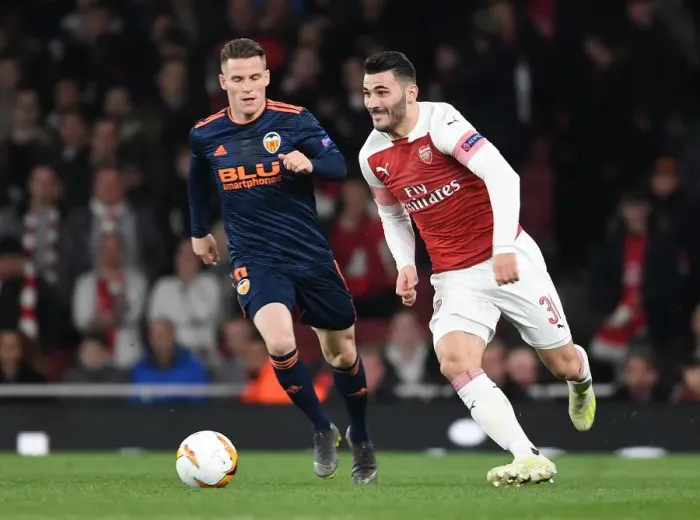 Framed Print : Arsenal vs Valencia: Europa League Semi-Final Clash at Emirates Stadium, London, 2019 Framed Print : Arsenal vs Valencia: Europa League Semi-Final Clash at Emirates Stadium, London, 2019