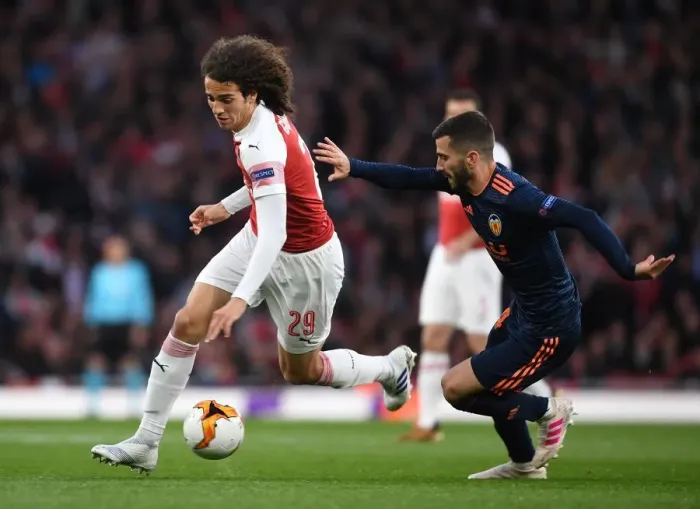 Framed Print : Arsenal vs Valencia: Matteo Guendouzi Breaks Past Jose Gaya in UEFA Europa League Semi-Final First Leg Framed Print : Arsenal vs Valencia: Matteo Guendouzi Breaks Past Jose Gaya in UEFA Europa League Semi-Final First Leg