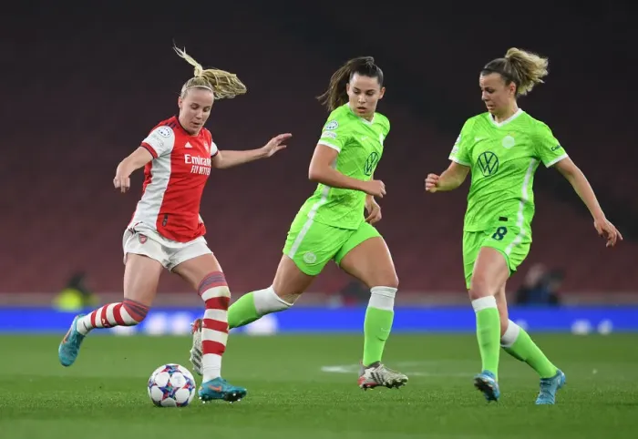 Framed Print : Arsenal vs. VfL Wolfsburg: Beth Mead Faces Off in UEFA Women's Champions League Quarterfinals