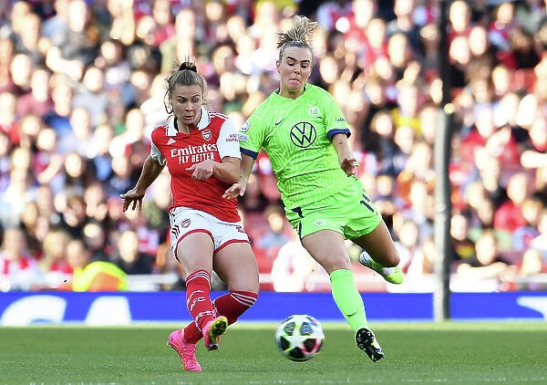 Arsenal vs. VfL Wolfsburg: A Tense Semifinal Showdown in the UEFA Women's Champions League (2022-23)