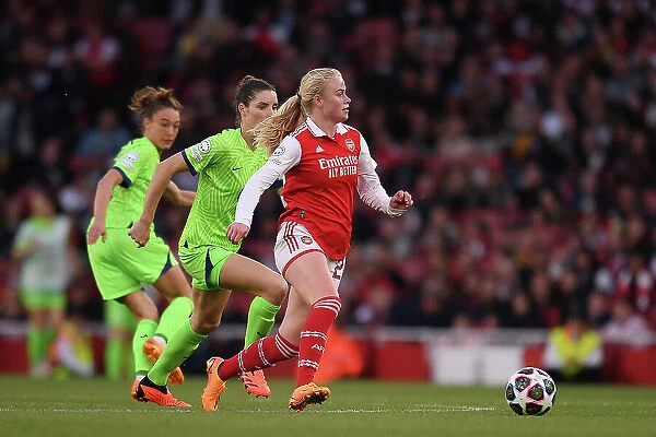 Arsenal vs. VfL Wolfsburg: A Tense Semifinal Showdown in the UEFA Women's Champions League
