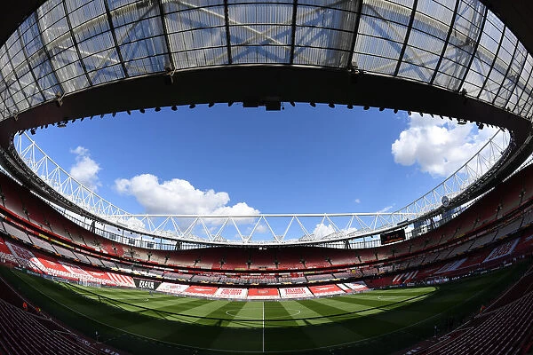 Arsenal vs Villarreal: UEFA Europa League Semi-Final in Emirates Stadium Amid Pandemic Restrictions (2020-21)