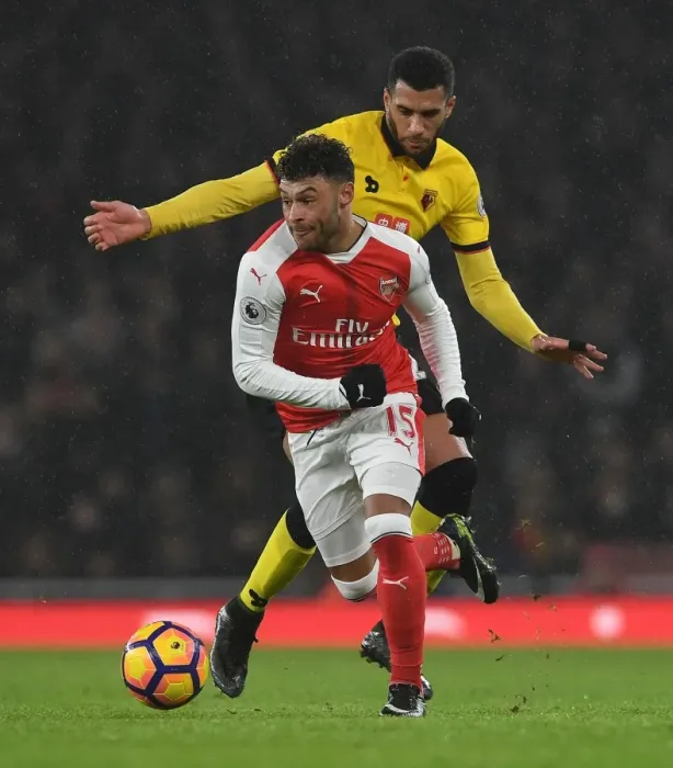 Framed Print : Arsenal vs. Watford: Oxlade-Chamberlain vs. Capoue Clash in Premier League Showdown Framed Print : Arsenal vs. Watford: Oxlade-Chamberlain vs. Capoue Clash in Premier League Showdown