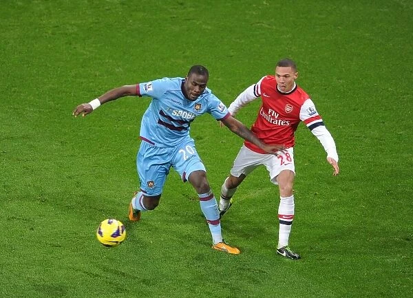 Arsenal vs. West Ham: Clash between Kieran Gibbs and Guy Demel