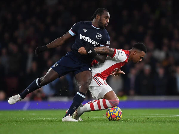 Arsenal vs. West Ham: Gabriel vs. Antonio - Intense Battle in the Premier League