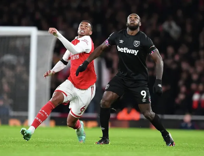 Framed Print : Arsenal vs. West Ham: Gabriel vs. Antonio - Premier League Clash at Emirates Stadium (December 2022)