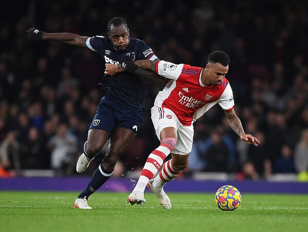 Arsenal vs. West Ham: Intense Battle – Gabriel vs. Antonio