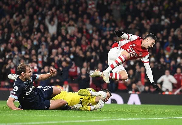 Arsenal vs. West Ham: Martinelli Faces Off Against Dawson and Fabianski in Intense Premier League Clash