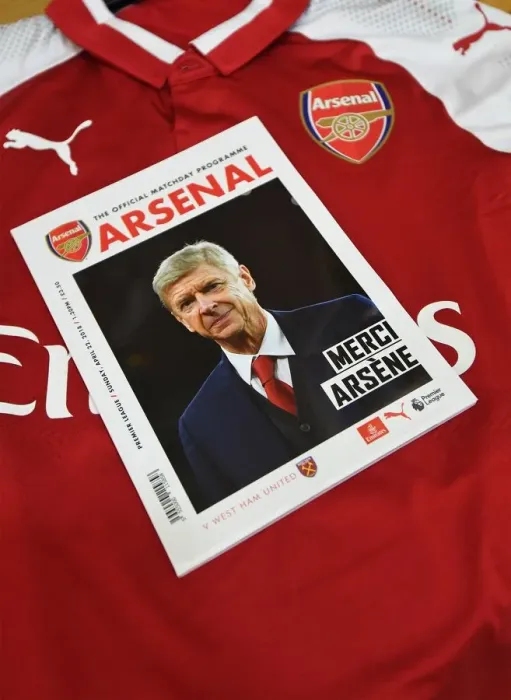 Framed Print : Arsenal vs. West Ham United Matchday Programme (2017-18): Emirates Stadium