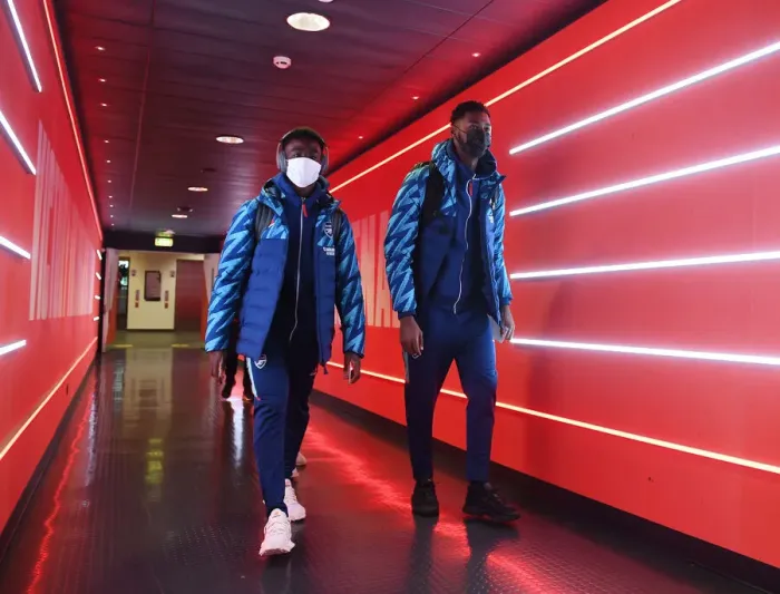 Framed Print : Arsenal vs. West Ham United: Pre-Match Moment between Bukayo Saka and Arthur Okonkwo (2021-22)
