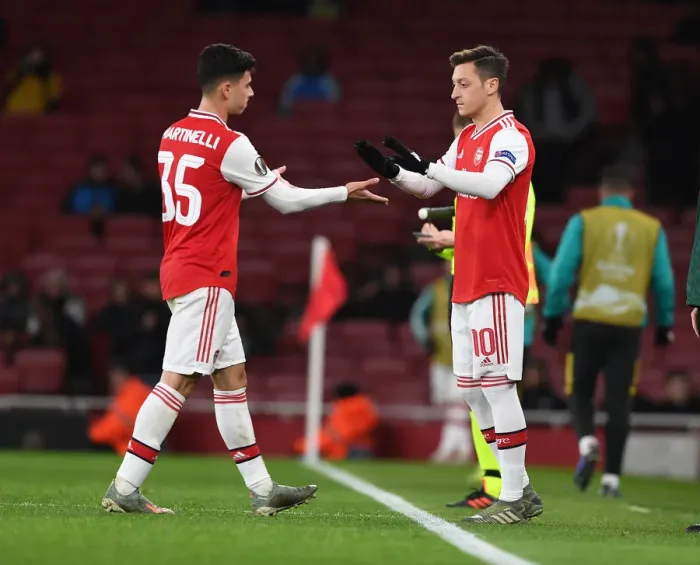 Framed Print : Arsenal Welcome Eintracht Frankfurt: Ozil Subs In for Martinelli in Europa League Clash