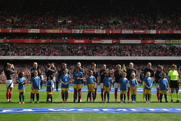 Framed Print : Arsenal WFC v Olympique Lyonnais - UEFA Women's Champions League Semi Final First Leg Framed Print : Arsenal WFC v Olympique Lyonnais - UEFA Women's Champions League Semi Final First Leg