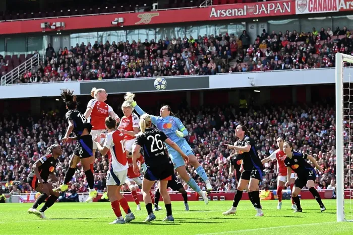 Framed Print : Arsenal WFC v Olympique Lyonnais - UEFA Women's Champions League Semi Final First Leg