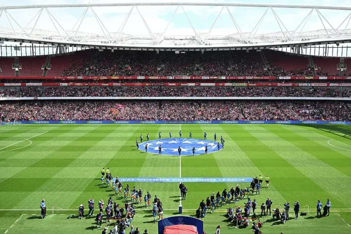 Framed Print : Arsenal WFC v Olympique Lyonnais - UEFA Women's Champions League Semi Final First Leg Framed Print : Arsenal WFC v Olympique Lyonnais - UEFA Women's Champions League Semi Final First Leg