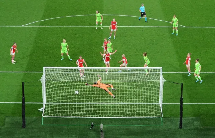 Framed Print : Arsenal WFC v VfL Wolfsburg: Quarter Final First Leg - UEFA Womens Champions League Framed Print : Arsenal WFC v VfL Wolfsburg: Quarter Final First Leg - UEFA Womens Champions League