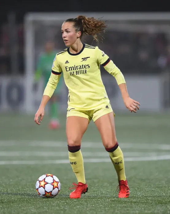 Framed Print : Arsenal WFC's Lia Walti Battles for Possession in UEFA Women's Champions League Clash against HB Koge Framed Print : Arsenal WFC's Lia Walti Battles for Possession in UEFA Women's Champions League Clash against HB Koge