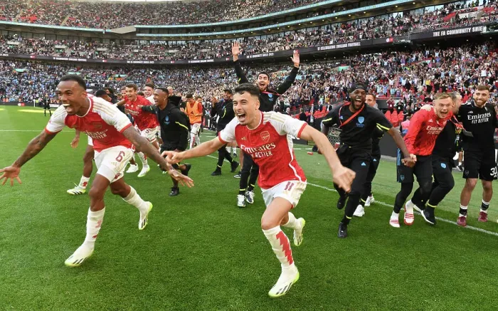 Framed Print : Arsenal Wins Community Shield: Triumph over Manchester City (2023-24)