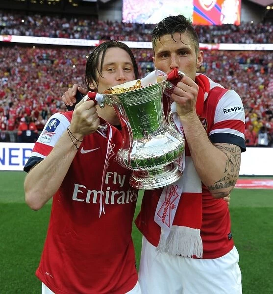 Arsenal Wins FA Cup: Celebrating Victory over Hull City at Wembley Stadium