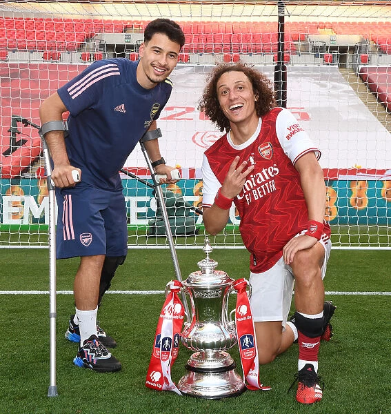 Arsenal Wins Empty FA Cup Final: Martinelli and David Luiz Celebrate Over Chelsea (2020)