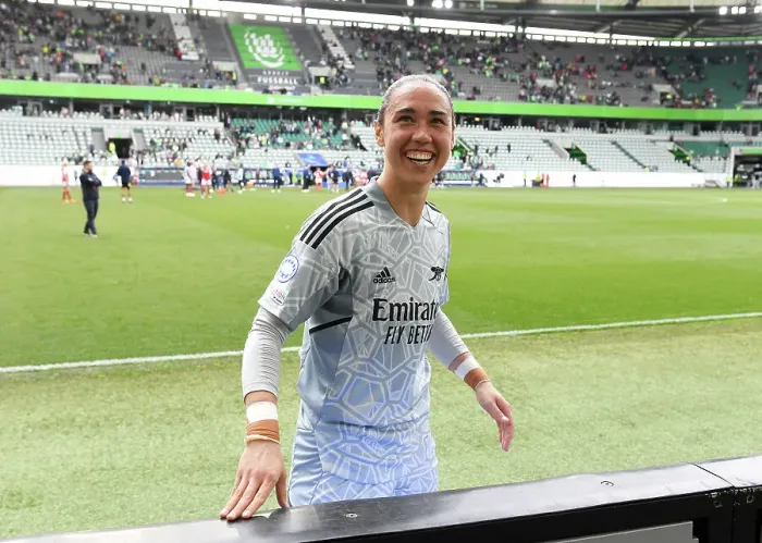 Framed Print : Arsenal Women Advance to UEFA Champions League Final: Manuela Zinsberger Celebrates Semi-Final Victory over VfL Wolfsburg