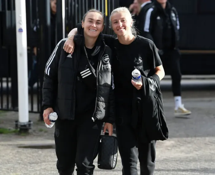 Framed Print : Arsenal Women Take on Ajax in UEFA Champions League Qualifiers: Foord and Williamson at the Forefront