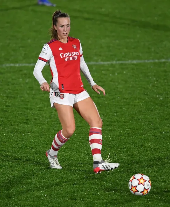 Framed Print : Arsenal Women Battle in UEFA Champions League Group C: Arsenal Women vs HB Koge (2021-22)