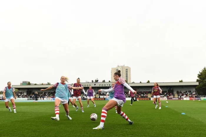 Framed Print : Arsenal Women: Beth Mead and Steph Catley Prepare for Battle at Meadow Park Framed Print : Arsenal Women: Beth Mead and Steph Catley Prepare for Battle at Meadow Park