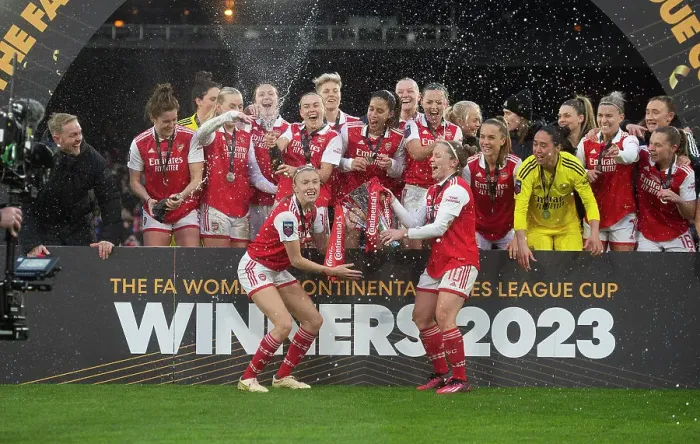 Framed Print : Arsenal Women Celebrate Conti Cup Triumph: Leah Williamson and Kim Little Lift the Trophy Framed Print : Arsenal Women Celebrate Conti Cup Triumph: Leah Williamson and Kim Little Lift the Trophy