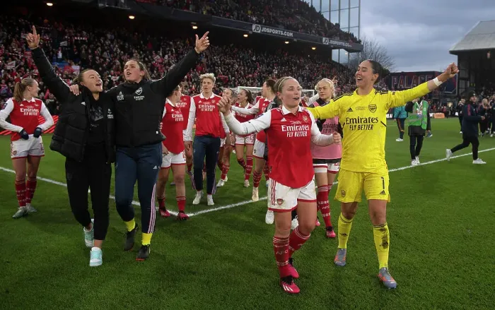 Framed Print : Arsenal Women Celebrate Conti Cup Victory over Chelsea