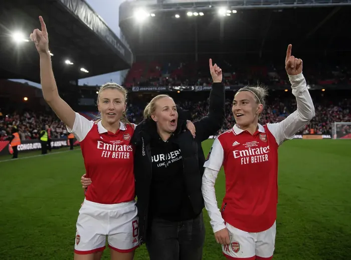 Framed Print : Arsenal Women Celebrate Conti Cup Victory Over Chelsea