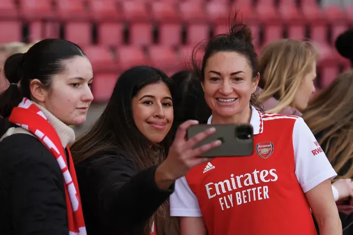 Framed Print : Arsenal Women Celebrate FA WSL Victory: Jodie Taylor Amidst Ecstatic Fans