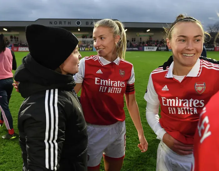 Framed Print : Arsenal Women Celebrate FA WSL Victory: Leah Williamson, Kim Little, and Caitlin Foord Rejoice