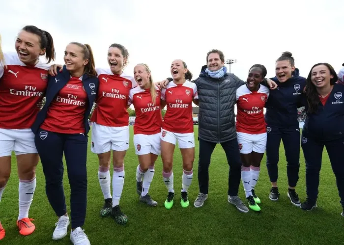 Framed Print : Arsenal Women Celebrate Victory Over Manchester City: Schnaderbeck, Walti, Bloodworth, Mead, McCabe, Montemurro, Carter, Veje
