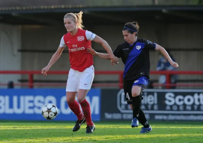 Framed Print : Arsenal Women Crush Rayo Vallecano 5-1 in UEFA Champions League Round of 16: Katie Chapman Shines