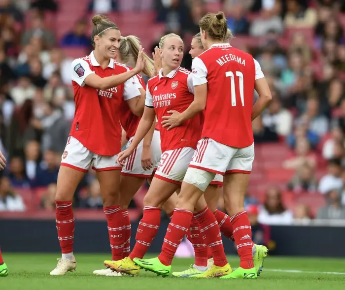 Framed Print : Arsenal Women Crush Tottenham: Vivianne Miedema Scores Brace in Dominant Performance