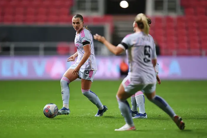 Framed Print : Arsenal Women Dominate: Noelle Maritz in Action against Bristol City (Barclays Women's Super League, 2023-24) Framed Print : Arsenal Women Dominate: Noelle Maritz in Action against Bristol City (Barclays Women's Super League, 2023-24)