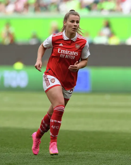 Framed Print : Arsenal Women Face Off Against VfL Wolfsburg in UEFA Champions League Semifinal Showdown